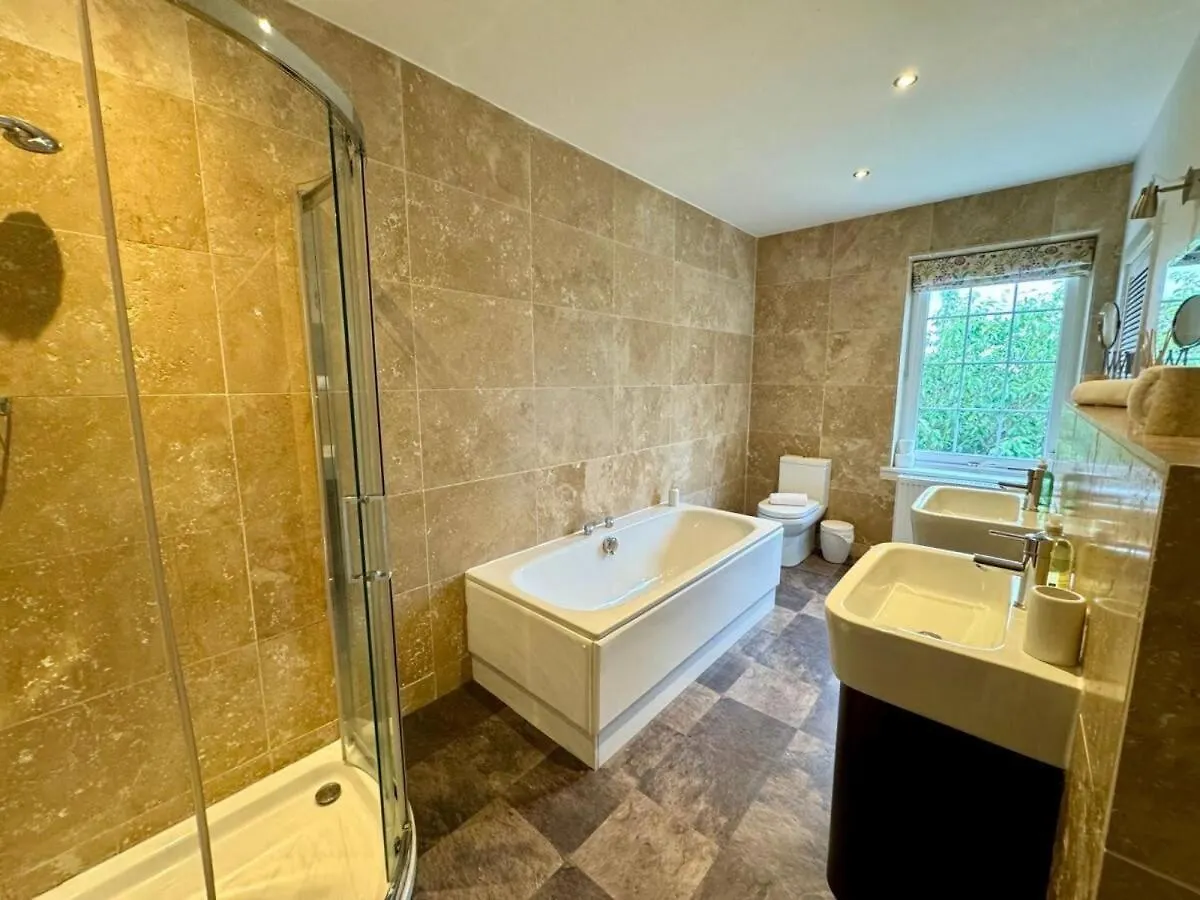 Amulree, Edinburgh Villa 0*,  United Kingdom