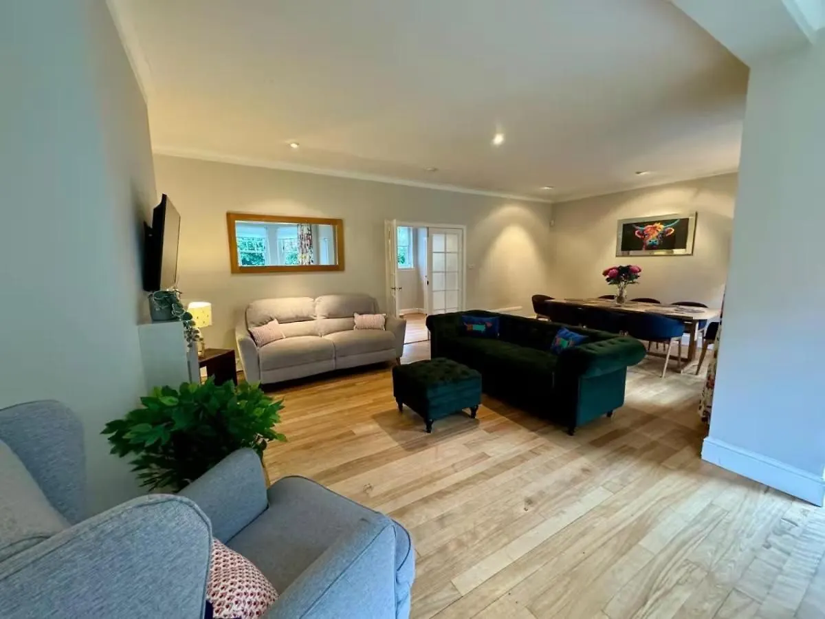 Amulree, Edinburgh Villa