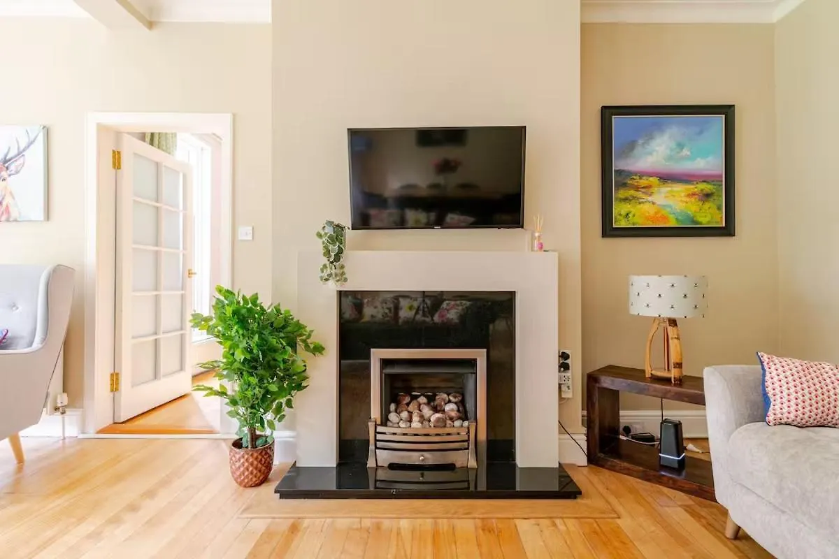 Amulree, Edinburgh Villa 0*,  United Kingdom