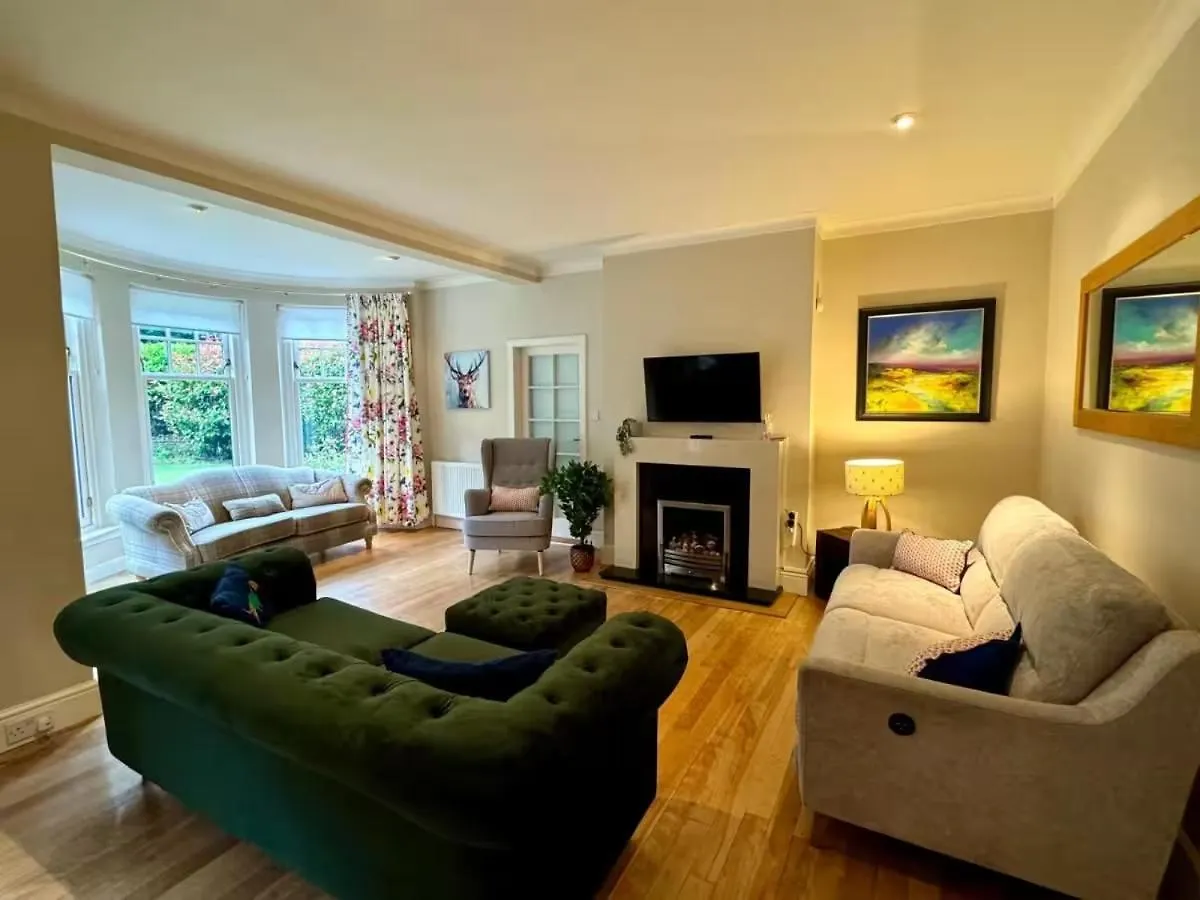 Amulree, Edinburgh Villa