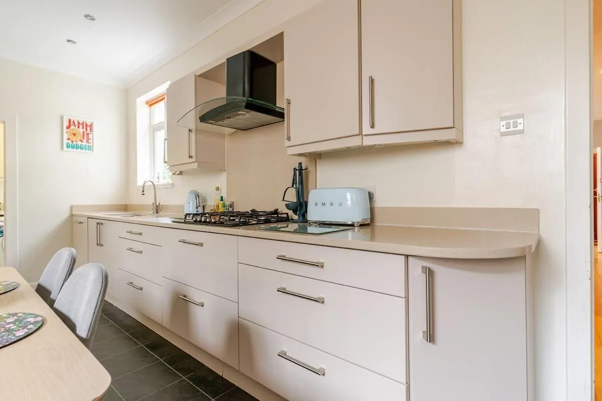 Amulree, Edinburgh Villa