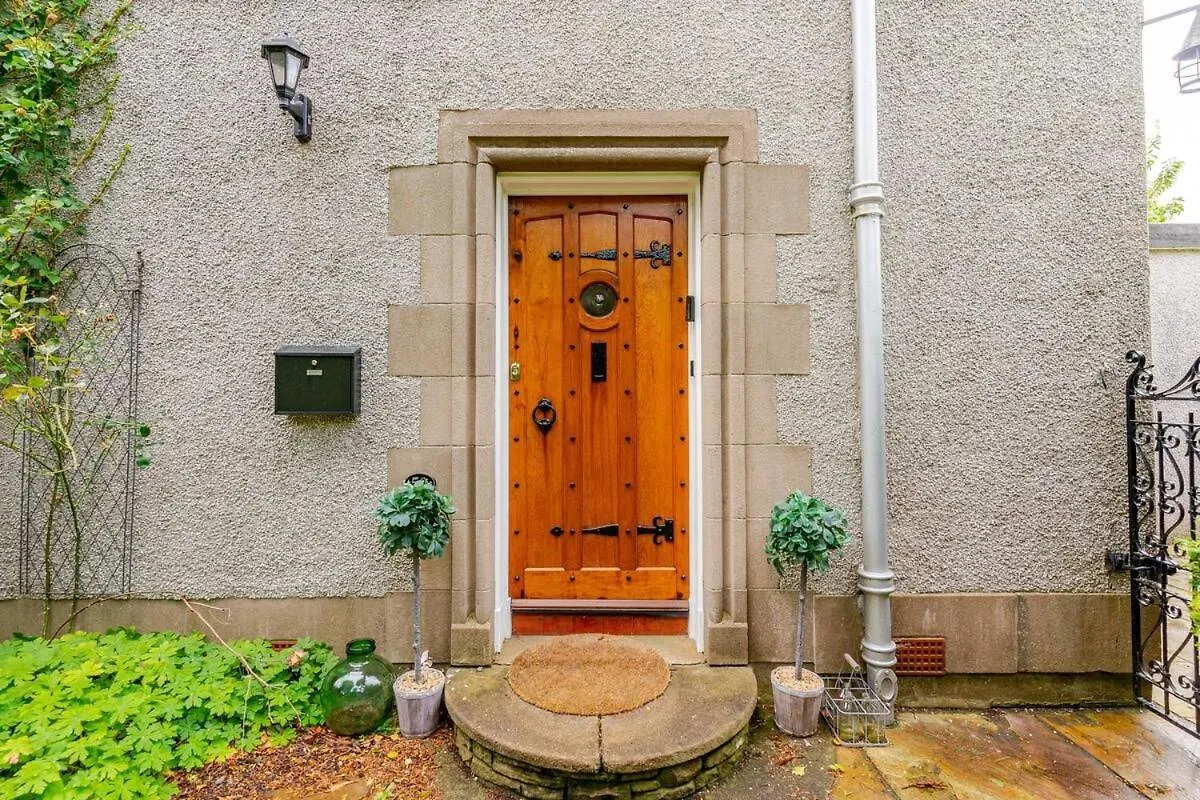 Amulree, Edinburgh Villa