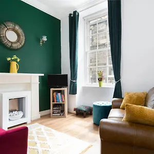 Apartment Stockbridge Two Bedroom