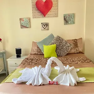 Lovely Double With Private Bathroom And Double With Shared Toilet & Parking Free Privatunterkunft