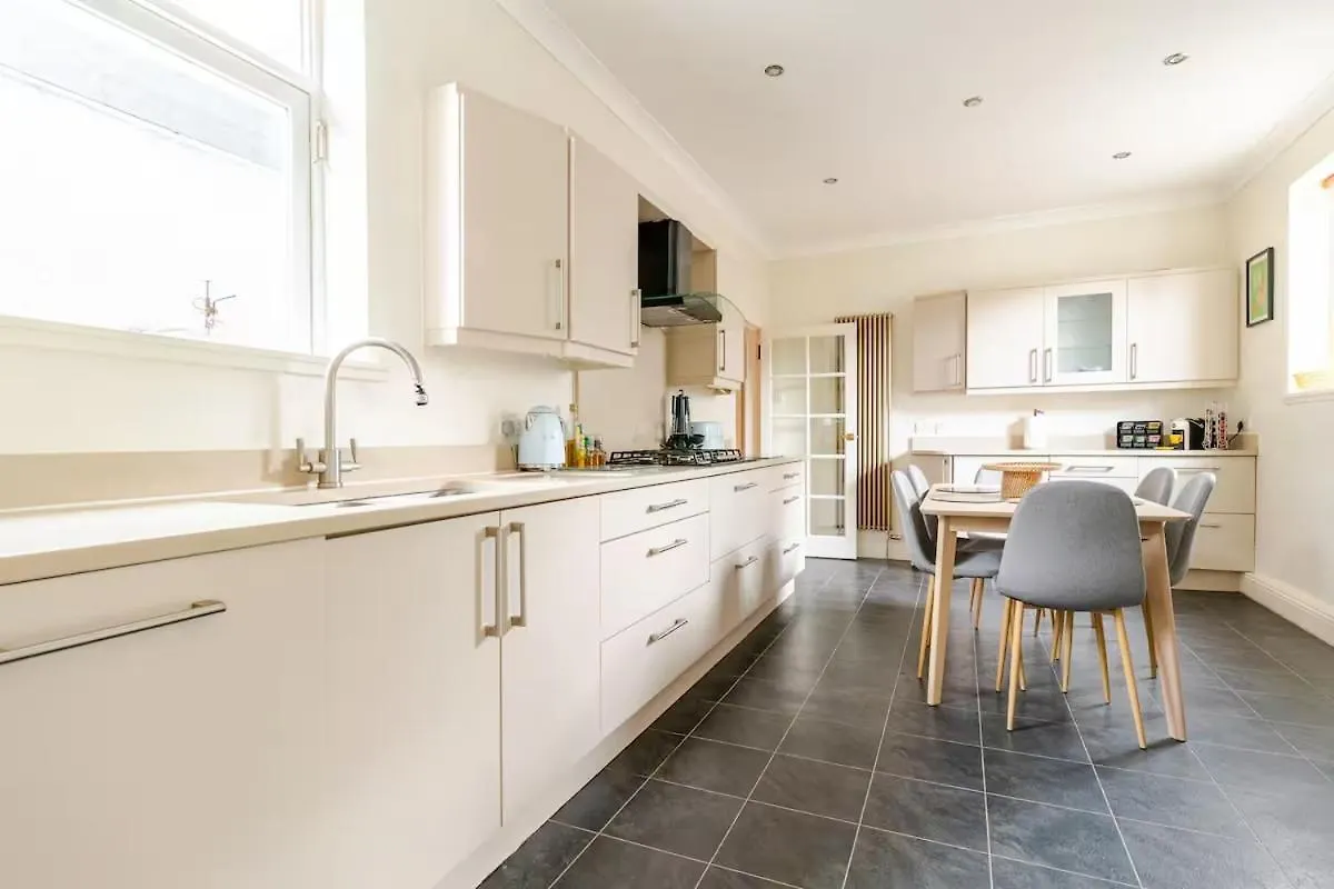 Amulree, Edinburgh Villa